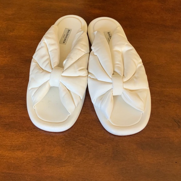 BALENCIAGA Knot Slide Sandal - Picture 3 of 16